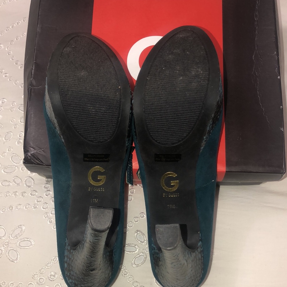 GUESS Platform Teal Microsuede with Snakeskin Print Heel. - Picture 4 of 6
